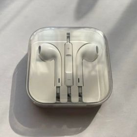 Apple EarPods ホワイト ケース付き
