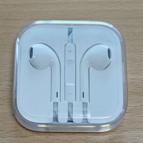 Apple EarPods ホワイト ケース付き