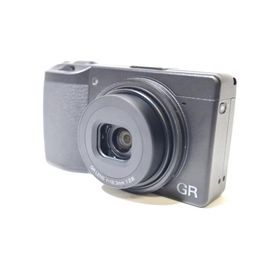 RICOH GR III