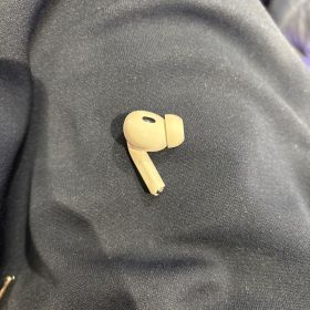 AirPodsProホワイト カナル型左側だけ
