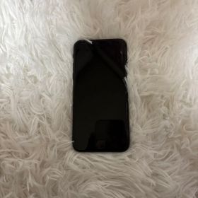 Apple iPhone SEブラック 本体