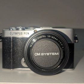 OLYMPUS PEN E-P7 14-42mm EZレンズキット+フィルター