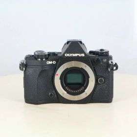 【中古】 (オリンパス) OLYMPUS OM-D E-M5 MarkII (2) ボディ ブラック【中古カメラ デジタル一眼】