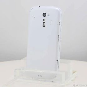 ソフマップ 〔中古品〕 らくらくスマートフォン 32GB ホワイト F-42A docomoロック解除SIMフリー【305】