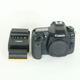 [良品 | バッテリー2個付] Canon EOS 80D | Canon EF-Sマウント