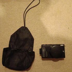 FUJIFILM X70 コンパクトデジタルカメラ