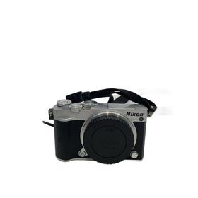 Nikon◆デジタル一眼カメラ Nikon 1 J5 ダブルレンズキット [シルバー]