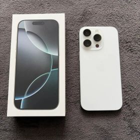 【美品】iPhone16pro 256GB ホワイトチタニウム 箱付き