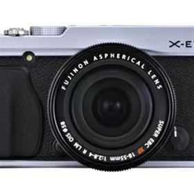 【中古】 FUJIFILM ミラーレス一眼 X-E1 レンズキット シルバー FX-X-E1/XF18-55mmF2.8-4 R Silver