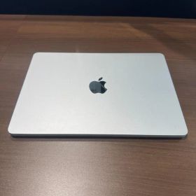 【美品】MacBook Air M2 8GB 充放電136回 付属品完備