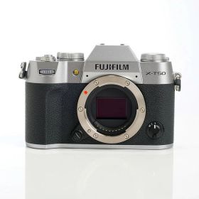 【中古】 (フジフイルム) FUJIFILM X-T50 シルバー ボデイ【中古カメラ デジタル一眼】 ランク：B