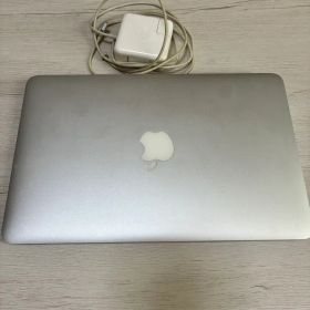 MacBook Air 11インチ Mid 2013(i5/4GB/128GB)