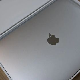 MacBook Air 2020 13インチ i3/8GB/256GB