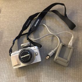 Olympus E-PL7 ホワイト ミラーレス一眼 本体