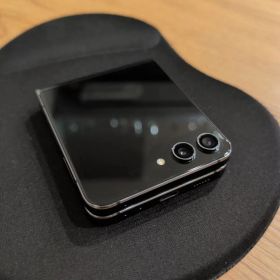 【完動品】Samsung Galaxy Z Flip5 256GB グラファイト