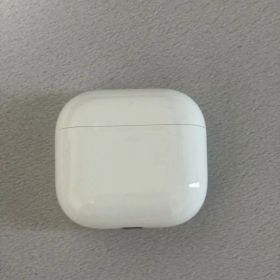Apple AirPods 4 ワイヤレスイヤホン