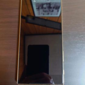 Xperia Z5 Premium E6853 ゴールド 訳あり