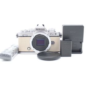 ニコン(Nikon)のショット数6994回！Nikon Z fc サンドベージュ(ミラーレス一眼)