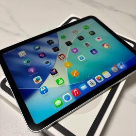 Apple iPad 第10世代10.9インチ シルバー 本体
