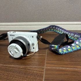 最終値下げNikon 1 J1 ホワイト ミラーレスカメラ ジャンク品