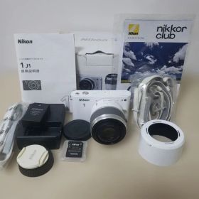 ★美品 Nikon1 J1 ミラーレス一眼カメラ 付属品充実 ホワイト