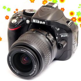 ニコン Nikon D5200☆高画質一眼レフ☆スマホ転送可☆動画撮影可！