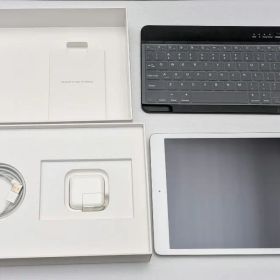 iPad 第7世代 WiFi 32GB キーボード付き シルバー