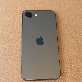 美品 Apple iPhone 16e 128GB SIMフリー