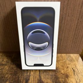 美品 Apple iPhone 16e 128GBブラック 未使用
