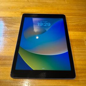 Apple iPad 第5世代 32GB スペースグレイ Wi-Fiモデル ①