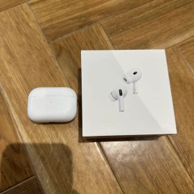 【美品】Apple AirPods Pro 第2世代 ＋ おまけ保護ケース付き