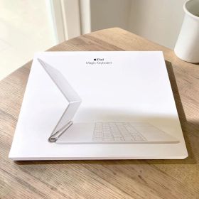 Apple Magic Keyboard 12.9 A2480 美品