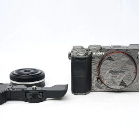 [良品]SONY α7CR シルバー ＆ 28mm レンズ +ケージセット