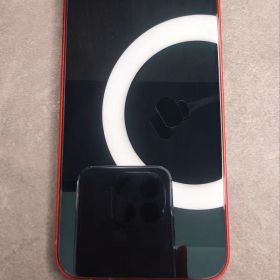 iPhone13 カラー赤（レッド）