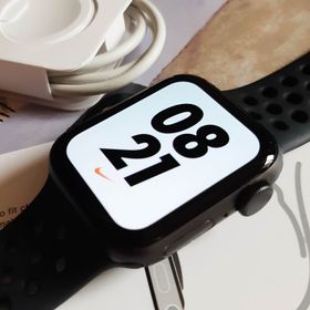 アップルウォッチ(Apple Watch)のナイキ箱付 Apple Watch SE 40mm GPS アップルウォッチ(腕時計(デジタル))