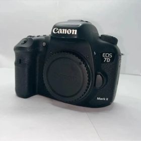キャノン Canon EOS 7D Mark II
