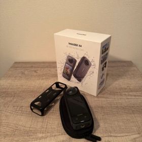 インスタ360 X4 アクションカメラ 箱付き