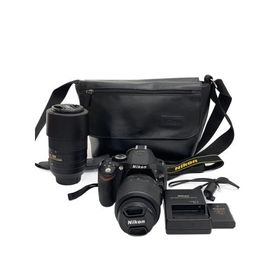 Nikon◆デジタル一眼カメラ D5200 ダブルズームキット [ブラック]