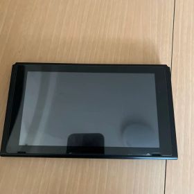 Nintendo Switch 本体 画面に傷あり