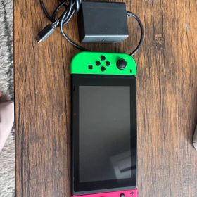 Nintendo Switch グリーン/ピンク 本体