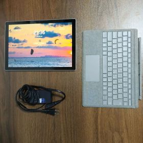 Surface Pro 6 タイプカバー/充電器付き