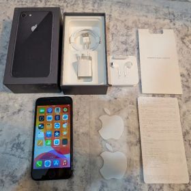 【美品・付属品完備】iPhone 8 スペースグレイ 64GB