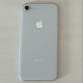 iPhone 8 シルバー 64G 本体 中古品