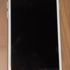 Apple iPhone 8 本体 シルバー スクリーン少し傷あり