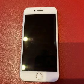 Apple iPhone 8 シルバー