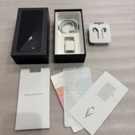 Apple iPhone 8 64GBスペースグレー 美品