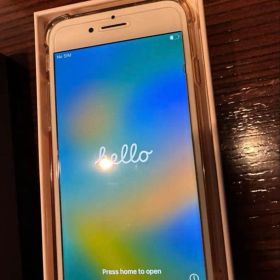 iPhone 8 ゴールド64GB