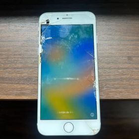 iPhone 8ホワイト 画面ひび割れあり 本体