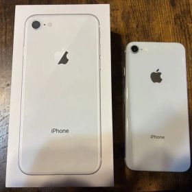 iPhone8 64GB ホワイト 付属品あり 画面割れあり 動作確認済み