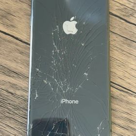 Apple iPhone 8 ブラック 本体